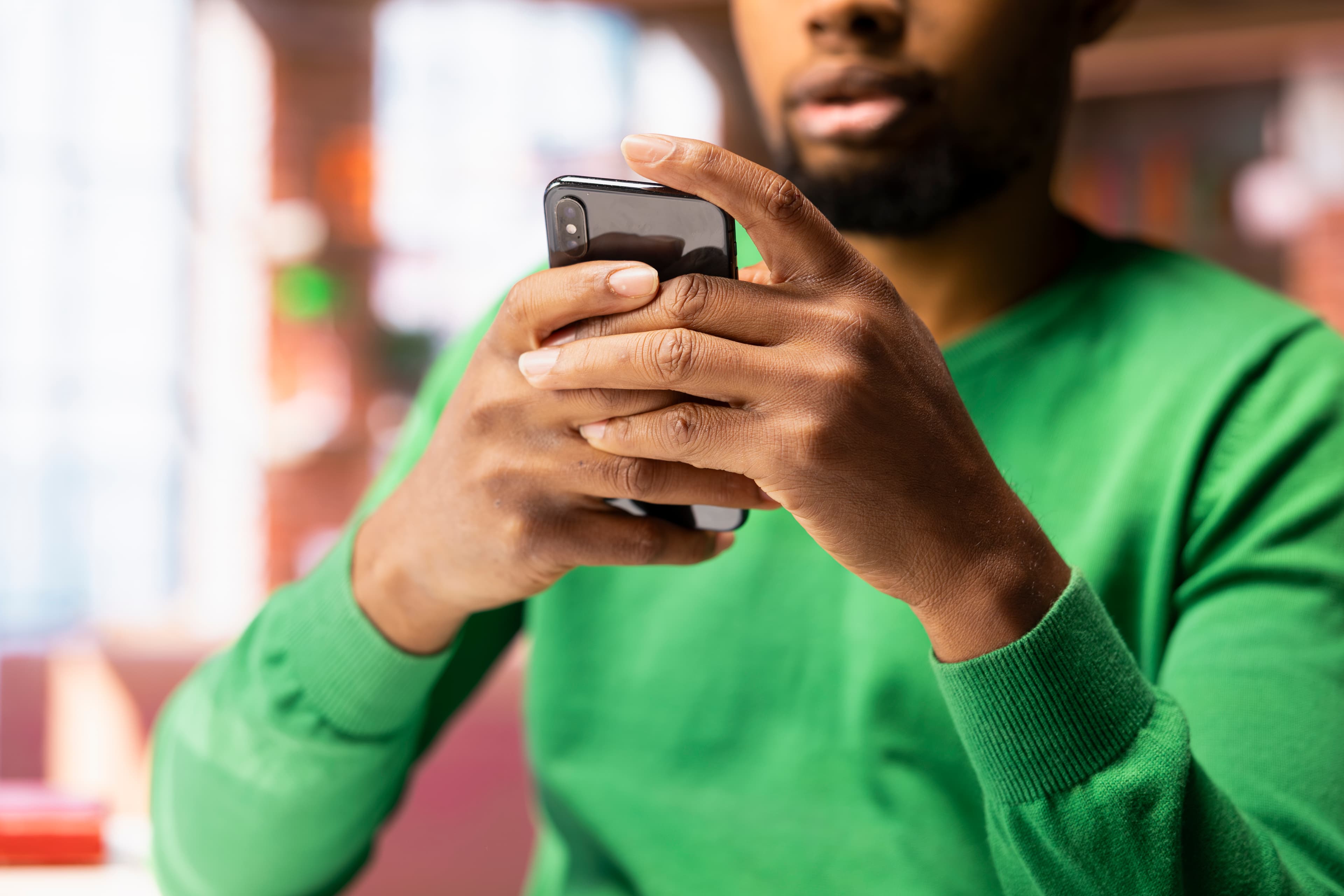 Customer chatting with an Ingenio Systems AI assistant on WhatsApp